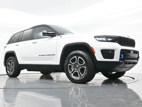 Used 2022 Jeep Grand Cherokee Trailhawk AWD/4WD image 46