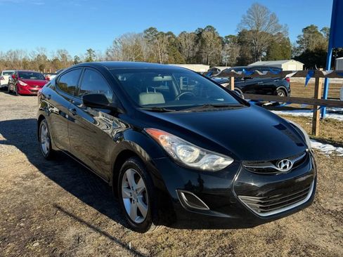 Used 2013 Hyundai Elantra GLS image 2