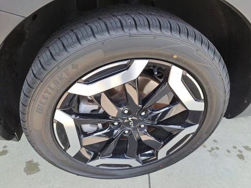 Used 2025 Kia Telluride S FWD image 26