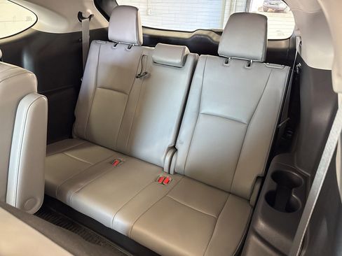 Used 2022 Toyota Highlander Platinum image 43