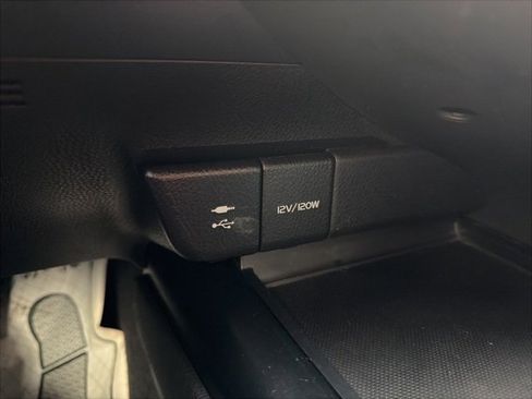 Used 2018 Toyota Camry L image 26