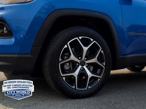 Used 2025 Jeep Compass Limited AWD/4WD image 6