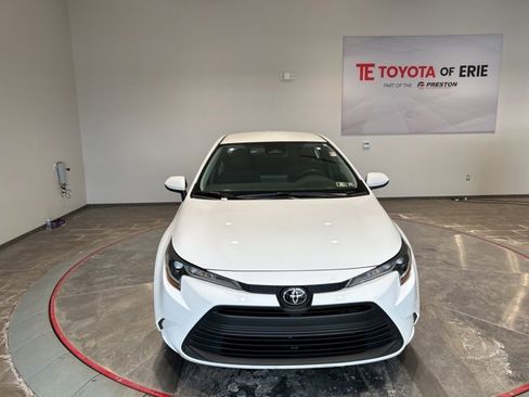 Certified 2023 Toyota Corolla LE image 2