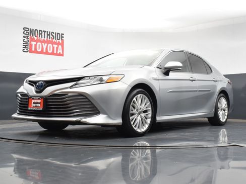 Used 2020 Toyota Camry XLE image 33