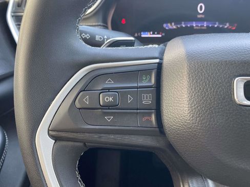 Used 2023 Jeep Grand Cherokee L Laredo image 22