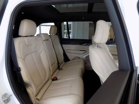 New 2026 Jeep Grand Cherokee Limited w/ Luxury Tech Group II RWD image 32