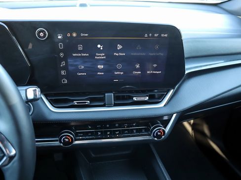 Used 2025 Chevrolet Equinox LT w/ Convenience Package II image 24