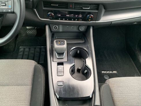 Used 2023 Nissan Rogue SV image 19