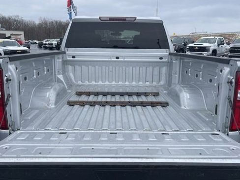 Used 2020 Chevrolet Silverado 2500 Custom w/ Custom Value Package image 5