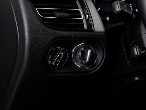 Certified 2026 Porsche Macan AWD/4WD image 12