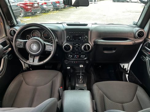 Used 2016 Jeep Wrangler Unlimited Sport w/ Quick Order Package 24S AWD/4WD image 12