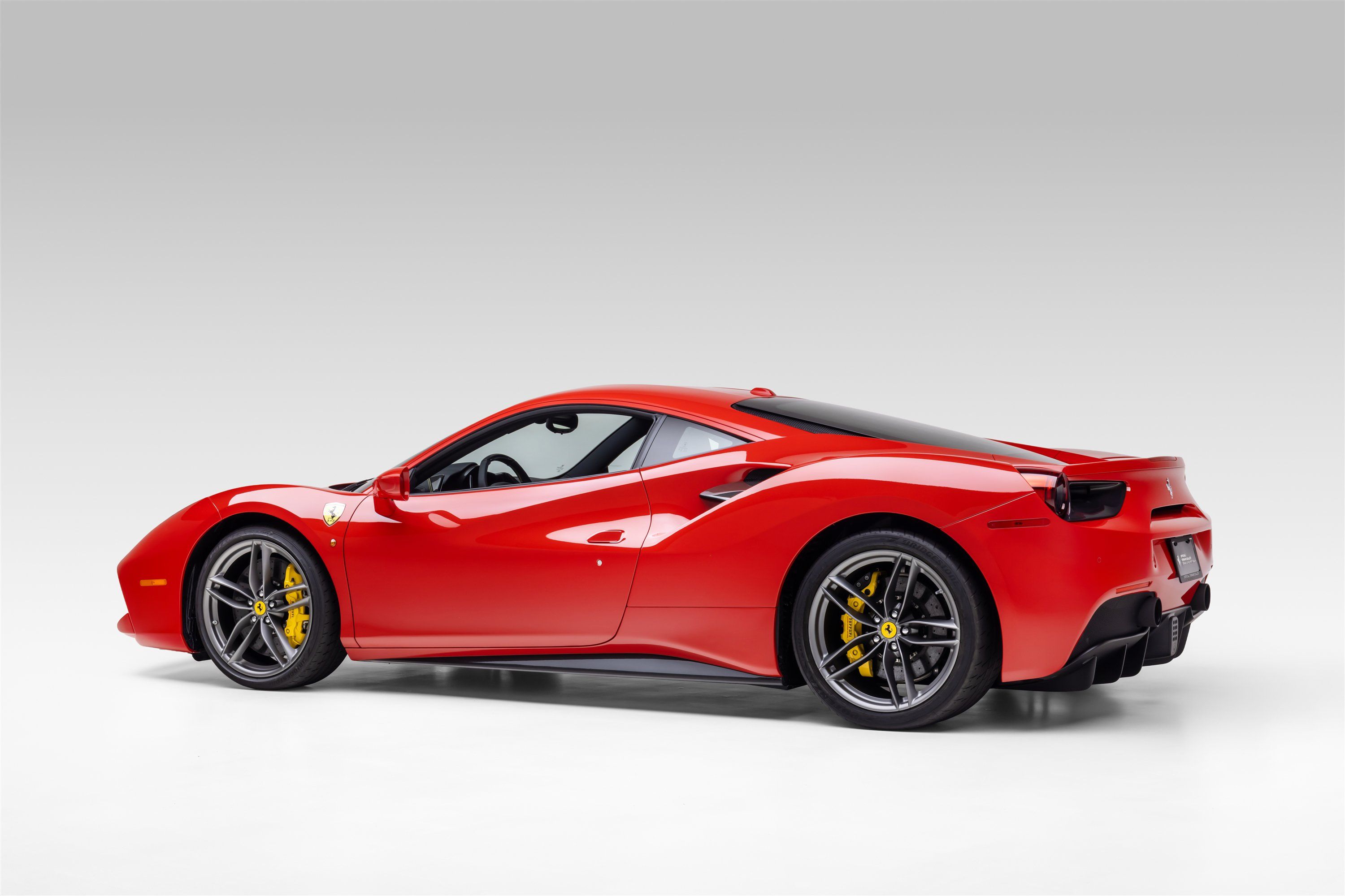 Certified 2018 Ferrari 488 GTB RWD image 6
