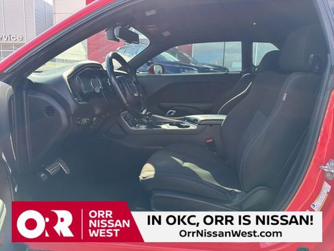 Used 2016 Dodge Challenger R/T image 12