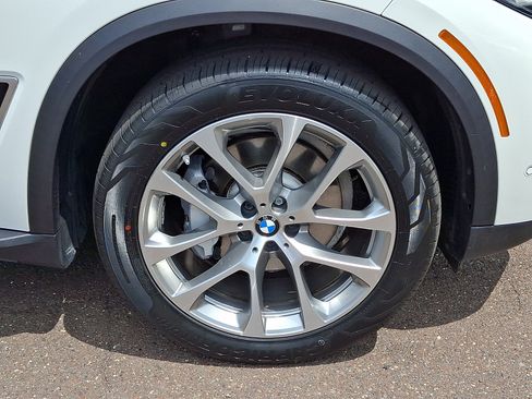 Used 2023 BMW X5 xDrive40i AWD/4WD image 9