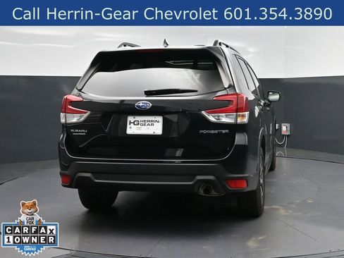 Used 2023 Subaru Forester Premium image 7