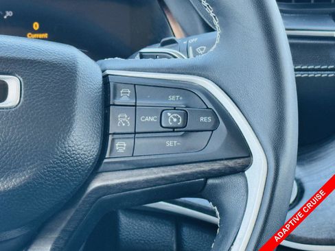 Used 2023 Jeep Grand Cherokee L Limited w/ Black Appearance Package AWD/4WD image 10