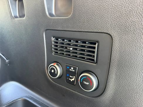 Used 2017 Hyundai Santa Fe SE FWD image 19