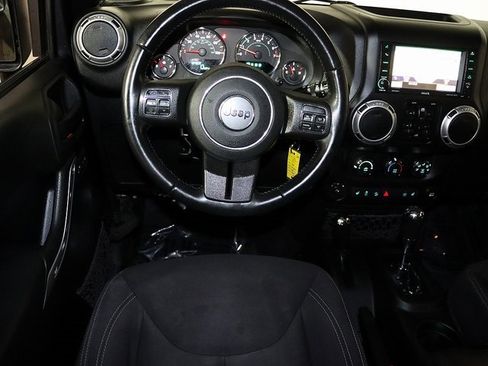 Used 2017 Jeep Wrangler Unlimited Sahara w/ Connectivity Group image 3