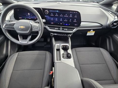 Used 2026 Chevrolet Equinox EV LT w/ LPO, All-Weather Mat Package FWD image 16