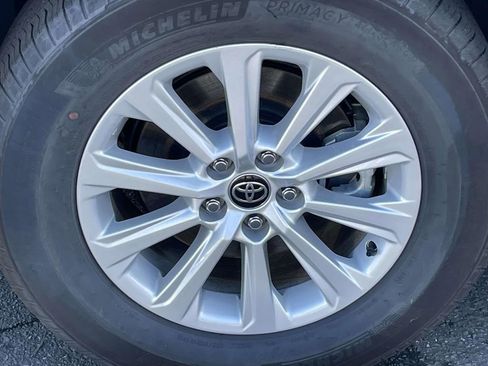 Used 2025 Toyota Grand Highlander XLE image 13