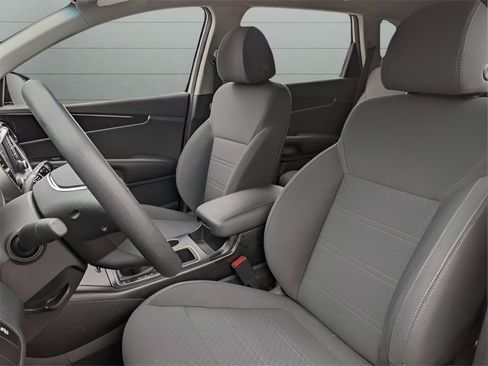 Used 2020 Kia Sorento LX V6 image 16