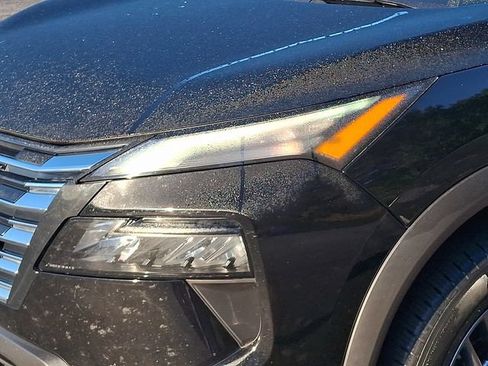 Used 2024 Nissan Rogue S AWD/4WD image 9