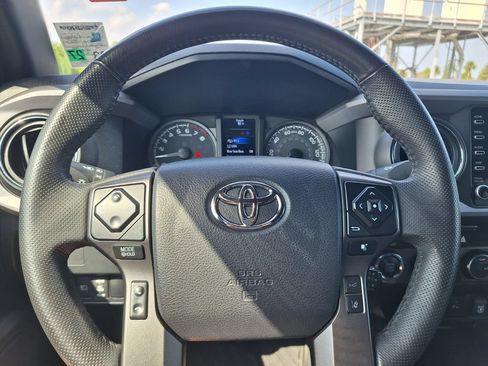 Used 2023 Toyota Tacoma TRD Sport w/ Technology Package AWD/4WD image 17