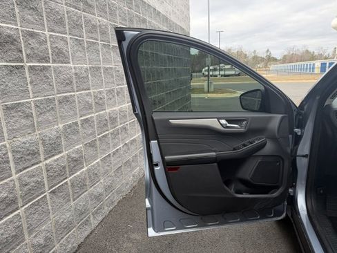 Used 2022 Ford Escape SEL image 12