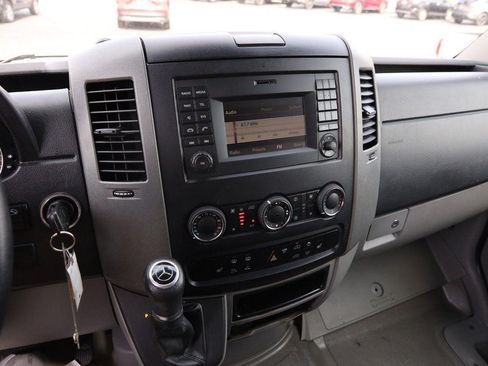 Used 2015 Mercedes-Benz Sprinter 2500 image 15