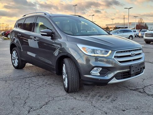 Used 2018 Ford Escape Titanium w/ Ford Safe & Smart Package image 27