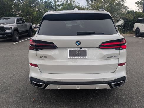 Used 2024 BMW X5 sDrive40i w/ Executive Package RWD image 5
