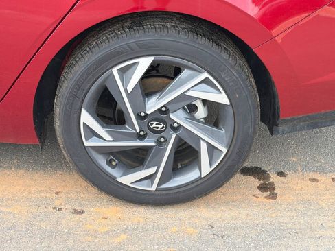 Certified 2025 Hyundai Elantra Sport FWD image 19