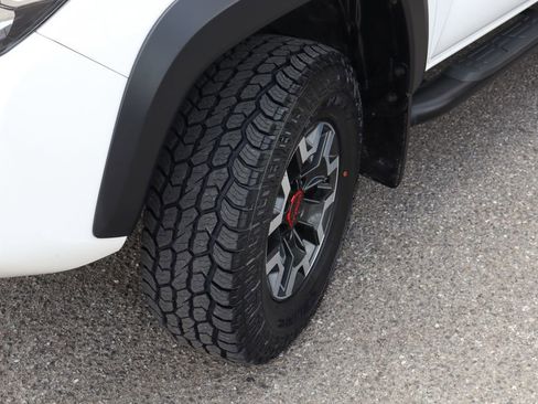 Used 2019 Toyota Tacoma TRD Off-Road AWD/4WD image 47