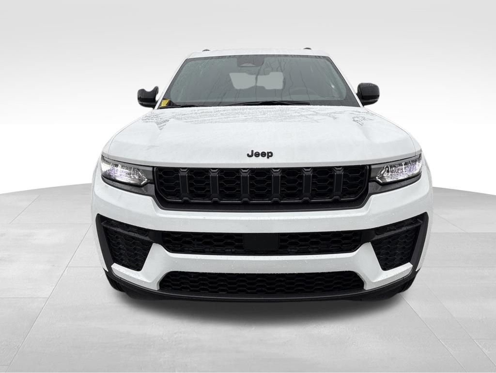 New 2026 Jeep Grand Cherokee Altitude AWD/4WD image 2