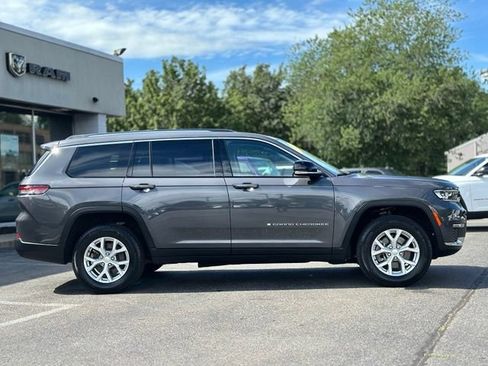 Used 2023 Jeep Grand Cherokee L Limited AWD/4WD image 7