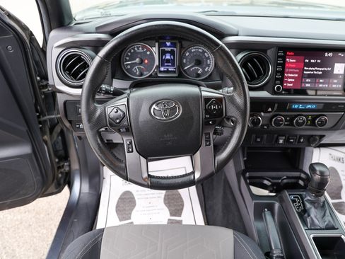 Certified 2023 Toyota Tacoma TRD Off-Road image 41