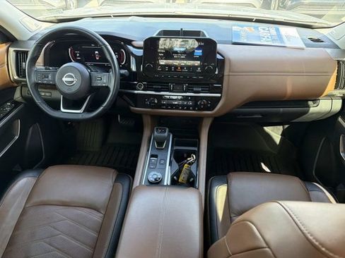 Used 2024 Nissan Pathfinder Platinum AWD/4WD image 23
