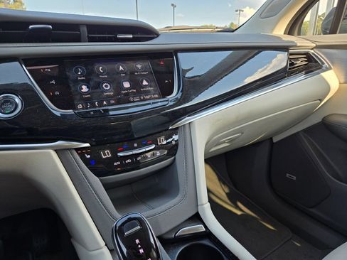 Used 2024 Cadillac XT6 Premium Luxury w/ Technology Package AWD/4WD image 23
