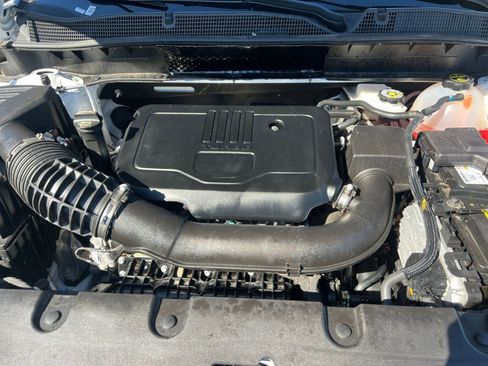 Used 2025 Chevrolet Blazer LT image 32