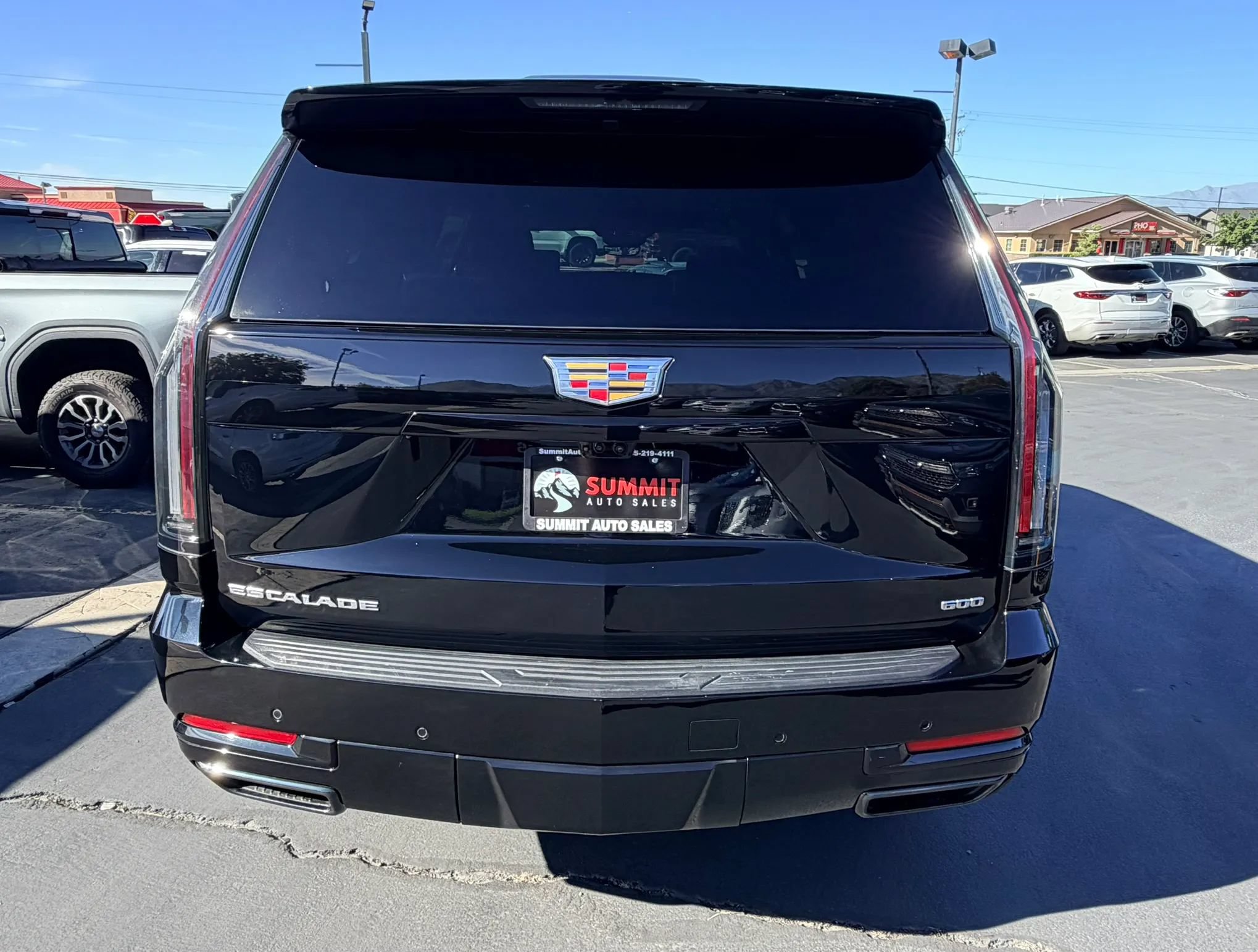 Used 2025 Cadillac Escalade ESV Sport Platinum AWD/4WD image 4
