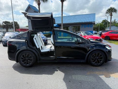Used 2023 Tesla Model X AWD/4WD image 4