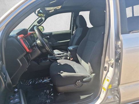 Used 2017 Toyota Tacoma TRD Sport RWD image 17