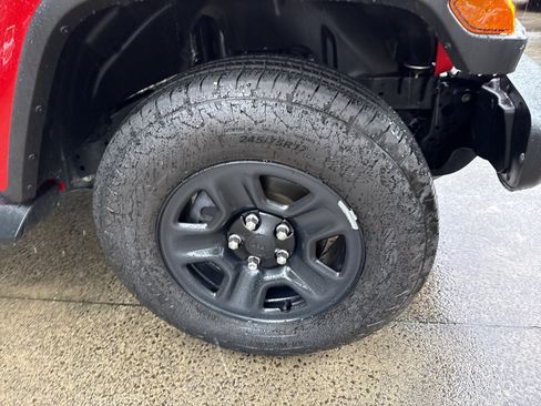 Used 2022 Jeep Wrangler Unlimited Sahara AWD/4WD image 13
