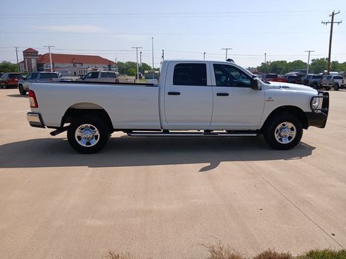 Used 2024 RAM 2500 Tradesman w/ Chrome Appearance Group AWD/4WD image 7