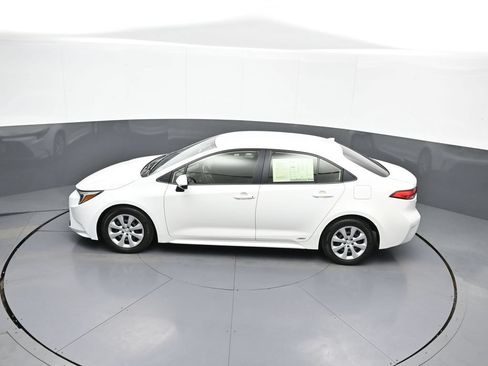 Certified 2024 Toyota Corolla LE AWD/4WD image 39