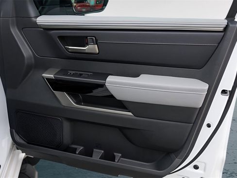 Used 2024 Toyota Tundra Limited image 32