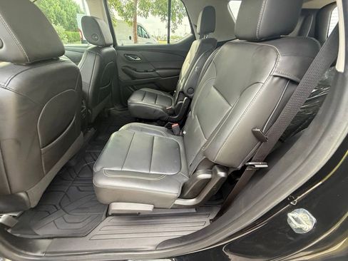 Used 2020 Chevrolet Traverse RS image 25