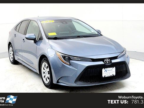 Used 2021 Toyota Corolla LE image 1