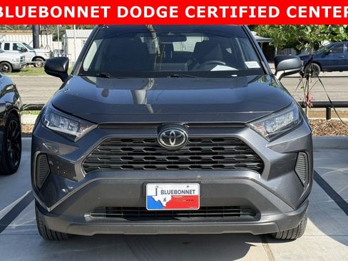 Used 2021 Toyota RAV4 LE FWD image 12