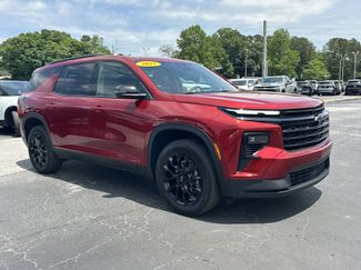 Used 2025 Chevrolet Traverse LT w/ Midnight/Sport Edition FWD video 2